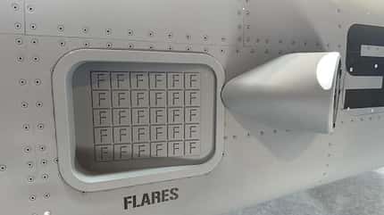 Neue deutsche Militär-Drohne Breezer Bussard auf der Aero 2026.