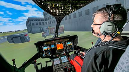Luftrettung, ADAC, DRF Akademie, Rettungsdienste, Rettungshubschrauber, Hillsboro Aero Academy, Pilotentraining, Rettungseinsatz, H145, H135 Simulator-Training bei der ADAC Luftrettung