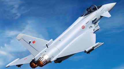 Eurofighter, Türkei, NATO, Typhoon Eurofighter mit türkischen Symbolen im Flug (Fotomontage).