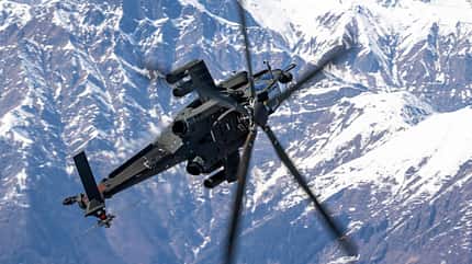Neuer Kampfhubschrauber Leonardo AW249 in Aktion im Gebirge.