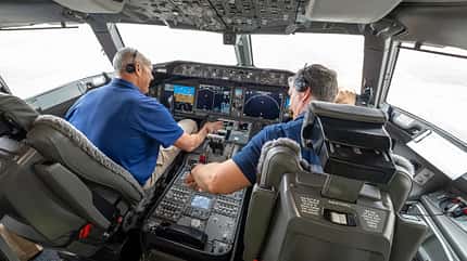 Lufthansa, Boeing, 777-9, 777X Die erste Boeing 777-9 für Lufthansa mit fertiger Kabine startet zum Jungfernflug.