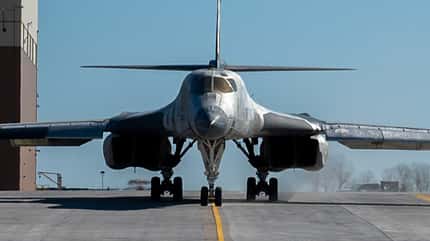 B-1B, Lancer, Boneyard, Tinker, USAF, Bomber Reaktivierte Rockwell B-1B "Apocalypse II" geht wieder in Dienst.
