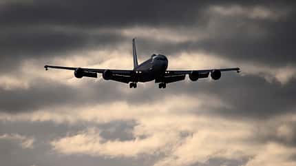 "Doomsday Plane" E-6B Mercury bei der Landung in Stuttgart nach einem Einsatz. 