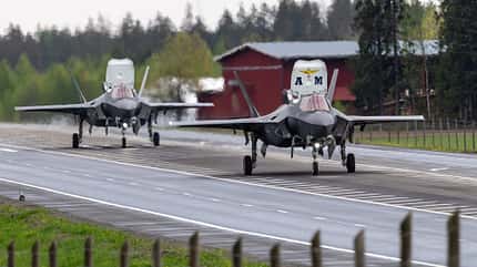 Finnland, Baana, Italien, F-35B, Learjet, F-18, Hornet F-35B aus Italein starten und landen erstmals auf finnischer Autobahn.