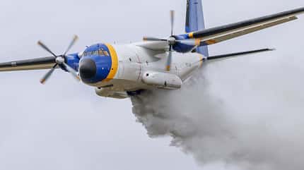 Transall, C-160D, C-160, Transall Tankers, Löschflugzeug Transall C-160D als Löschflugzeug beim Wasserabwurf