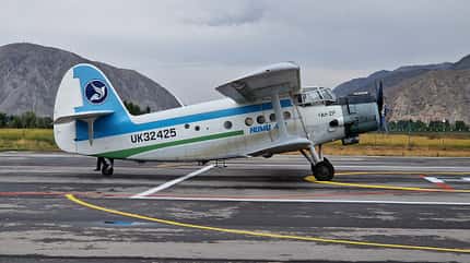 Antonov An-2, An-2P, Humo Air, UK32425, Fergana, So’x, Soch, Usbekistan, Kirgistan, Exklave, Sonderflug, Charterflug Antonov An-2P der Humo Air beim Sonderflug zwischen Fergana und der usbekischen Exklave So’x