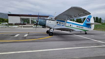 Antonov An-2, An-2P, Humo Air, UK32425, Fergana, So’x, Soch, Usbekistan, Kirgistan, Exklave, Sonderflug, Charterflug Antonov An-2P der Humo Air beim Sonderflug zwischen Fergana und der usbekischen Exklave So’x