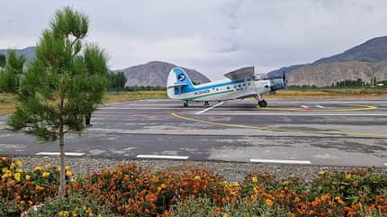 Antonov An-2, An-2P, Humo Air, UK32425, Fergana, So’x, Soch, Usbekistan, Kirgistan, Exklave, Sonderflug, Charterflug Antonov An-2P der Humo Air beim Sonderflug zwischen Fergana und der usbekischen Exklave So’x