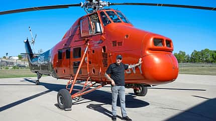 Patrick Holland-Moritz, Screaming Mimi, Sikorsky S-58T, Sikorsky, Hubschrauber, Texas, 2023, Ein Trio mit vier Fäusten, TV-Hubschrauber FLUG-REVUE-Redakteur für Business Aviation Patrick Holland-Moritz mit der Sikorsky S-58T „Screaming Mimi“ in Texas.