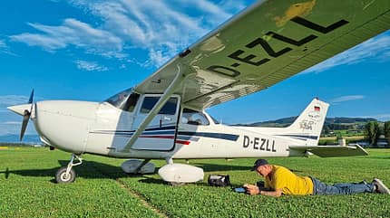 D-EZLL,Rhein,Rheintour,St. Gallen-Altenrhein Redakteur Patrick Holland-Moritz während der Rheintour 2025 am Flugplatz Altenrhein