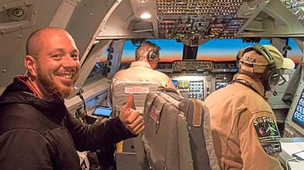 SOFIA, 747SP, NASA, DLR, Jumbo, Patrick Zwerger Patrick Zwerger, Redaktionsleiter Luftfahrt Digital und stv. Redaktionsleiter FLUG REVUE im Cockpit der Boeing 747-SP SOFIA