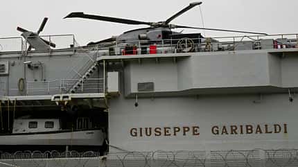 Garibaldi, Flugzeugträger, Indonesien, Italien Italian Aircraft Carrier Giuseppe Garibaldi In Lisbon