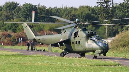 Polen, Mi-24, Hind, Mi-24D, Mi-2, Mi24 Mil Mi-24 der polnischen Streitkräfte in Aktion.