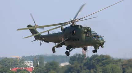 Polen, Mi-24, Hind, Mi-24D, Mi-2, Mi24 Mil Mi-24 der polnischen Streitkräfte in Aktion.