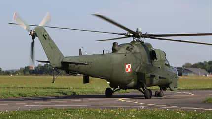 Polen, Mi-24, Hind, Mi-24D, Mi-2, Mi24 Mil Mi-24 der polnischen Streitkräfte in Aktion.