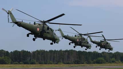 Polen, Mi-24, Hind, Mi-24D, Mi-2, Mi24 Mil Mi-24 der polnischen Streitkräfte in Aktion.
