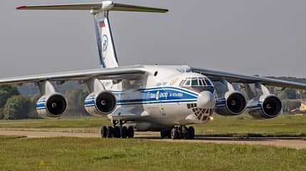 Iljuschin, Il-76, Volga-Dnepr, Friedrichshafen Iljuschin Il-76 von Volga-Dnepr Airlines auf dem Flughafen Friedrichshafen.