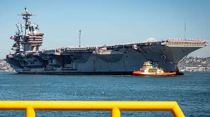USS Abraham Lincoln läuft in Heimathafen ein