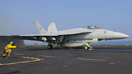 USS Nimitz: 100000. Start von Katapult 2
