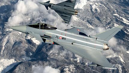 Schweiz und Österreich sichern Luftraum um Davos