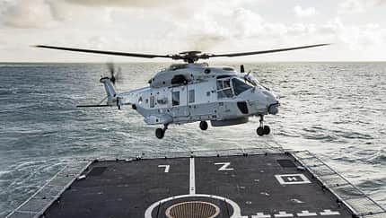 Marinehubschrauber: Auf großer Fahrt