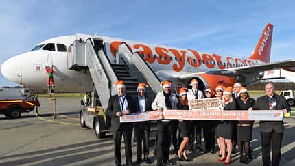 easyJet bedient die Strecke Friedrichshafen-London