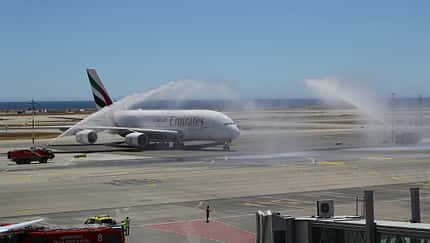 Emirates fliegt mit A380 nach Nizza
