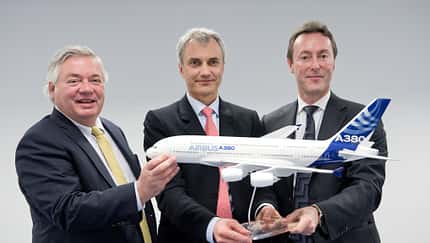 Emirates zieht vier Airbus A380-Auslieferungen vor