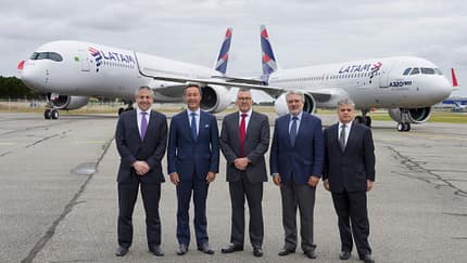 Qatar Airways least vier A350 von LATAM