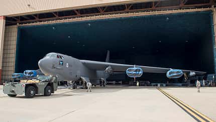 B-52H-Bomber durchläuft elektromagnetische Tests