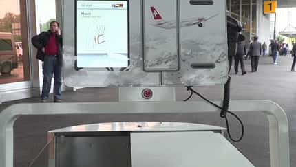 Roboter Leo hilft Passagieren
