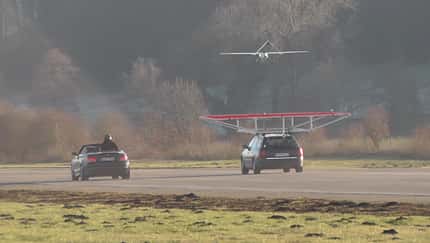 Autonome Landung auf fahrendem Auto