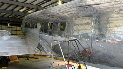DC-3 erhält neuen Glanz
