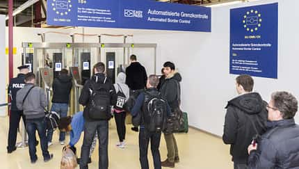 Elektronische Einreiseschalter in Tegel