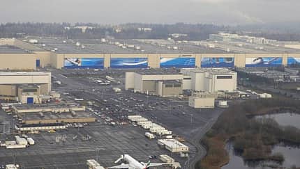 Erste 737-10 verlässt neue Endmontage in Everett