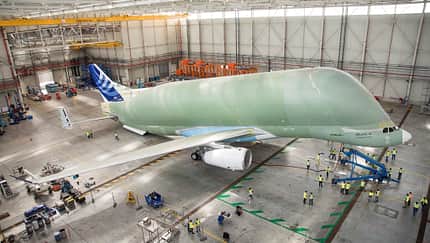 Erste Beluga XL nimmt die Nase hoch