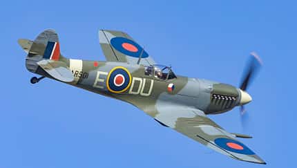 Spitfire Restaurierung abgeschlossen
