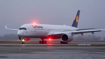 Erste Lufthansa A350 landet in München