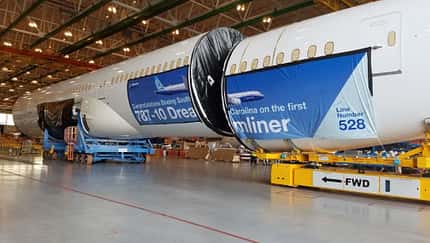 Erste Boeing 787-10-Sektionen erreichen Endmontage