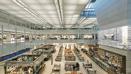 100 Tage Satellit am Terminal 2