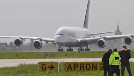Erste Lufthansa A380 beginnt "IL-Check" in Manila