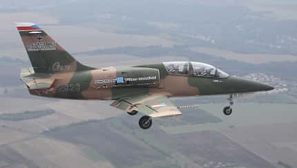 Neuer Trainer L-39NG fliegt
