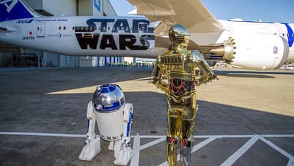 ANA feiert den Roll-Out des neuen Flugzeugs im R2-D2-Design