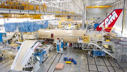 Erste A350-900 für TAM im Bau