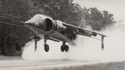 Hawker Siddeley Harrier - Die erste Generation des Senkrechtstarters