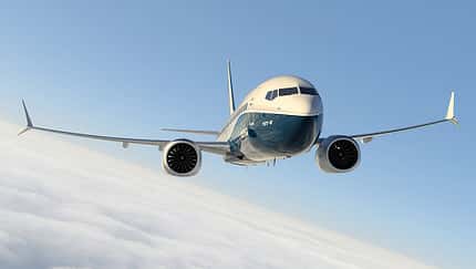 Erste 737 MAX 200 rollt aus der Halle
