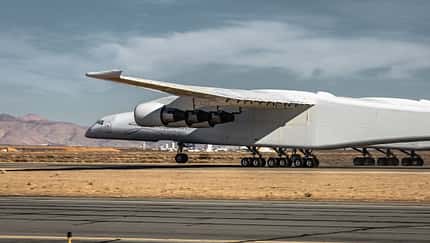 Stratolaunch nimmt Rolltests wieder auf