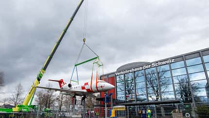 Challenger 604 der Rega auf dem Weg ins Verkehrshaus der Schweiz in Luzern