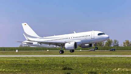 Erstflug des Airbus ACJ319neo