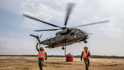 Bundeswehr hilft mit Löschhubschraubern